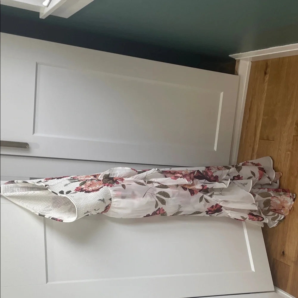 VENUS Strapless Dress with Floral Design - Picture 4 of 4